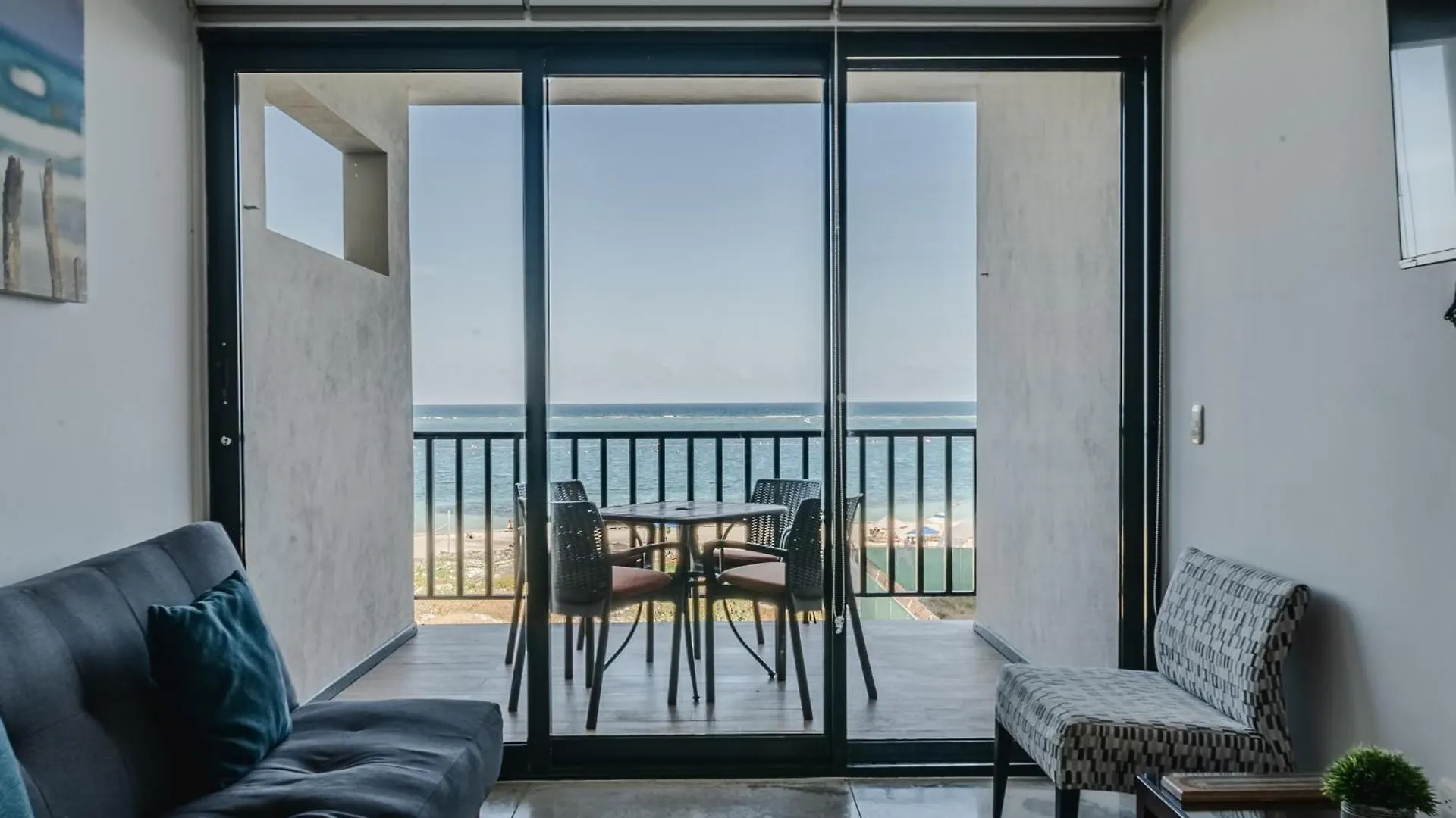 Vela'S Condos Ocean Front Puerto Morelos