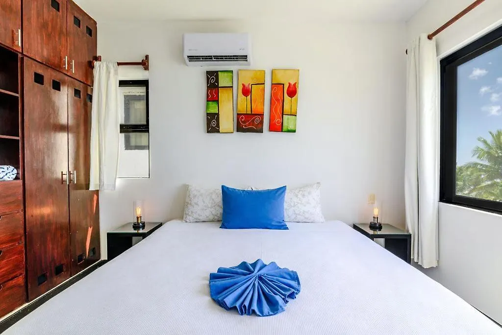 Aparthotel Vela'S Condos Ocean Front Puerto Morelos